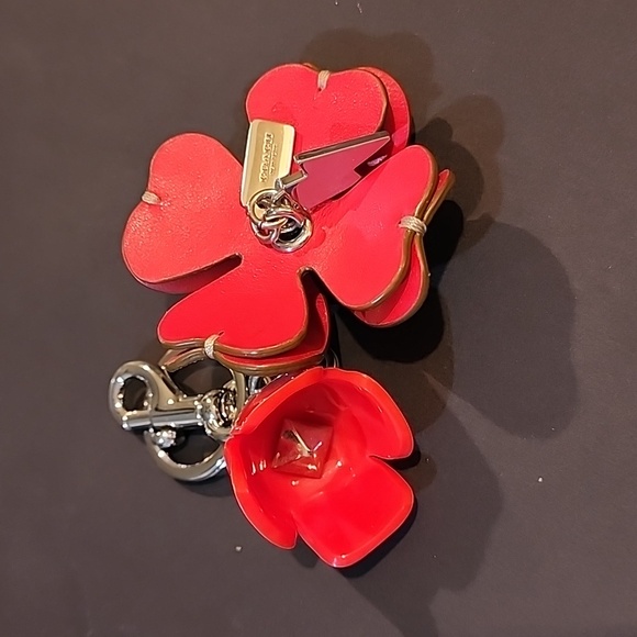 RARE Vintage COACH Red Leather Flower Petals Key Ring - Picture 2 of 7